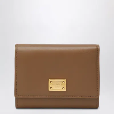 Dolce & Gabbana Dauphine Logo-plaque Trifold Wallet In Brown
