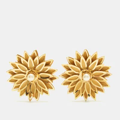 Pre-owned Dolce & Gabbana Flower Faux Pearl Gold Tone Clip On Earrings