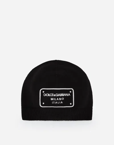 Dolce & Gabbana Knit Hat With Logo Tag In Black