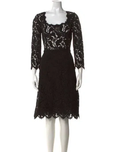 Pre-owned Dolce & Gabbana Lace Knee-length Dress In Black