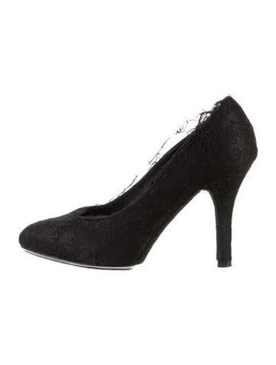 Pre-owned Dolce & Gabbana Lace Pumps In Black