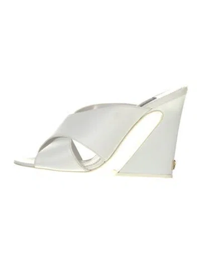 Pre-owned Dolce & Gabbana Leather Slides In White