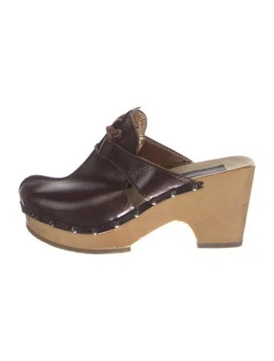 Pre-owned Dolce & Gabbana Leather Studded Accents Mules In Brown