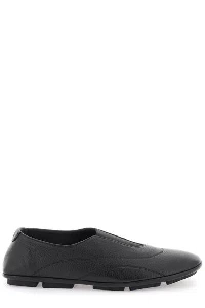 Dolce & Gabbana Black Pantofola Loafers In Nero