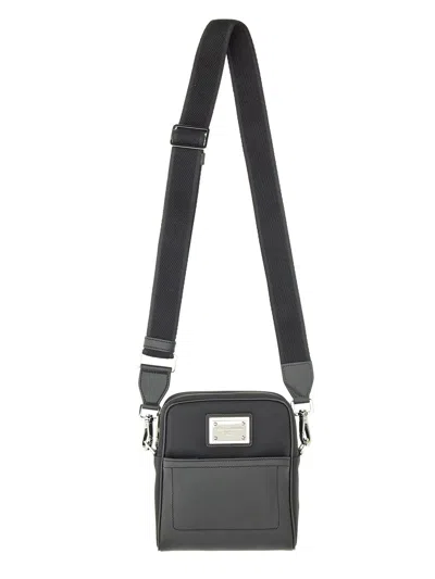 Dolce & Gabbana Logo-plaque Messenger Bag In Nero