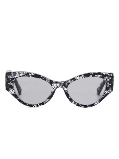 Dolce & Gabbana Sonnenbrille Mit Logo-schild In Schwarz