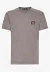 Dolce & Gabbana T-shirt Cotone Con Placca Logata In Gray