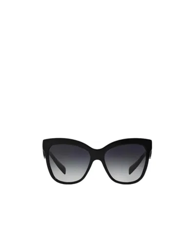 Dolce & Gabbana Logo Sunglasses In Black
