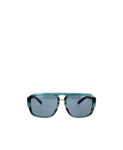 Dolce & Gabbana Logo Sunglasses In Blue