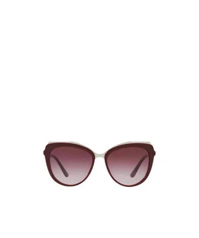 Dolce & Gabbana Logo Sunglasses In Red