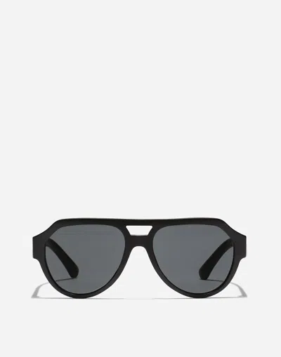 Dolce & Gabbana Mirror Logo Sunglasses In Black
