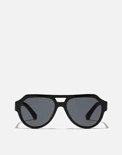 Dolce & Gabbana Mirror Logo Sunglasses In Black