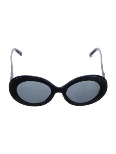 Pre-owned Dolce & Gabbana Oversize Tinted Sunglasses In Black