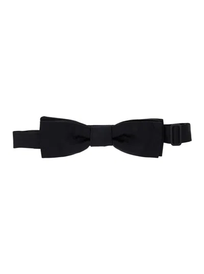 DOLCE & GABBANA BLACK BOWTIE WITH LOGO PATCH ON THE REAR AND REAR HOOK CLOSURE IN SILK MAN