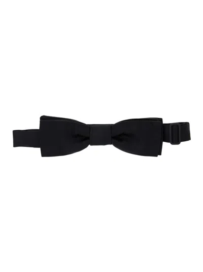 DOLCE & GABBANA DOLCE & GABBANA MEN BLACK BOWTIE WITH LOGO PATCH ON THE REAR AND REAR HOOK CLOSURE IN SILK MAN