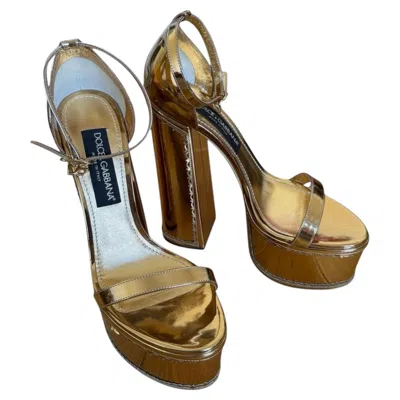 Pre-owned Dolce & Gabbana Patent Leather Platform Heels Eu 40 - D0420 In Brown