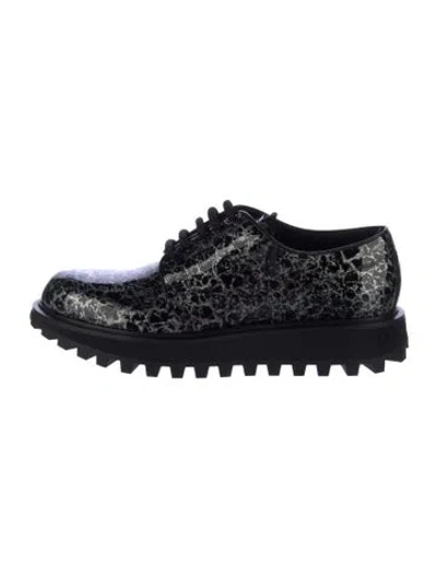 Pre-owned Dolce & Gabbana Patent Leather Printed Oxfords In Black