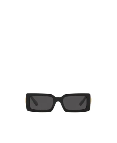 Dolce & Gabbana Rectangular Frame Sunglasses In Black