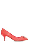 Dolce & Gabbana Bellucci 60 Brooch Embellished Lace Pumps In Red