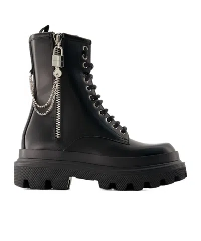 Dolce & Gabbana Round-headed Short Boots In Black