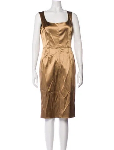 Pre-owned Dolce & Gabbana Satin Knee-length Dress In Gold