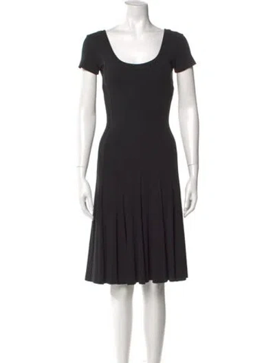 Pre-owned Dolce & Gabbana Scoop Neck Knee-length Dress In Black