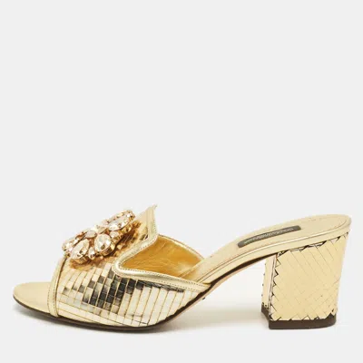 Pre-owned Dolce & Gabbana Size 37 Gold Leather And Woven Leather Crystal Embellished Slide Sandals