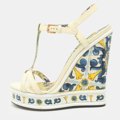 Pre-owned Dolce & Gabbana Size 38 Cream Patent Leather Wedge Sandals In White
