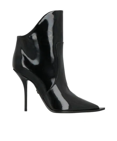Dolce & Gabbana Solid Color Ankle Boots In Black