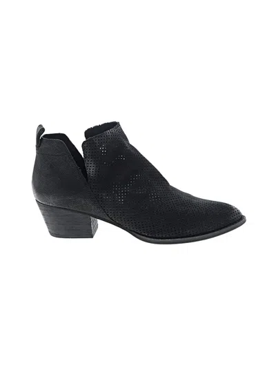 Pre-owned Dolce Vita Ankle Boots In Black