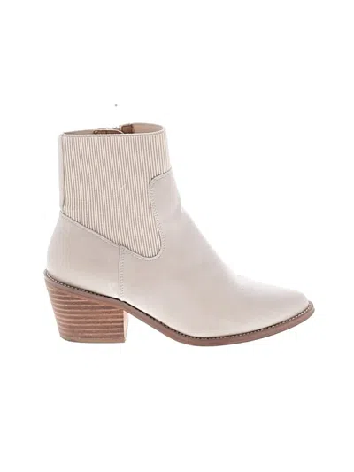 Pre-owned Dolce Vita Ankle Boots In Ivory