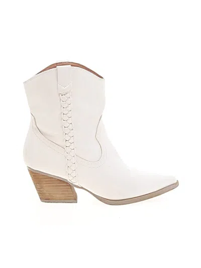 Pre-owned Dolce Vita Ankle Boots In Ivory