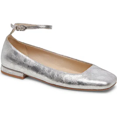 Dolce Vita Ashya Square Toe Flat In Gray