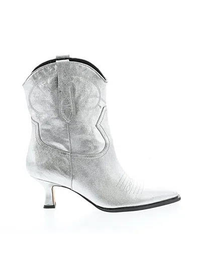 Pre-owned Dolce Vita Boots In Silver