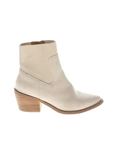 Pre-owned Dolce Vita Boots In White