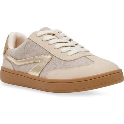 Dolce Vita Dv By  Voyage Sneaker In Oatmeal/gold