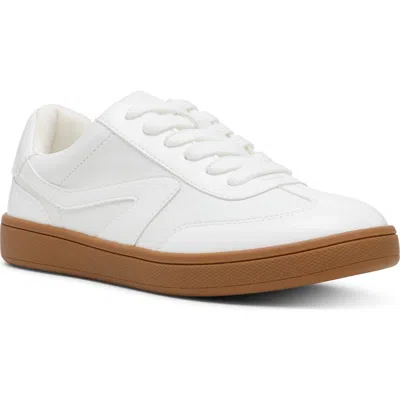 Dolce Vita Dv By  Voyage Sneaker In White Shiny