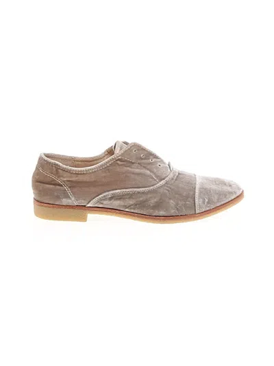 Pre-owned Dolce Vita Flats In Gray