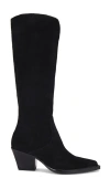 Dolce Vita Raj Pointed Toe Knee High Boot In 黑色