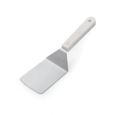 Dolly Parton Triple Rivet Wide Turner In White