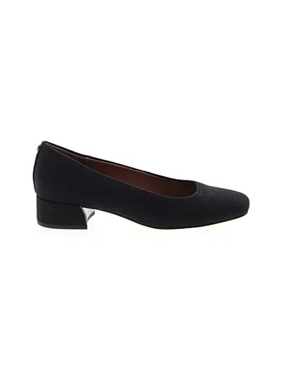 Pre-owned Donald J Pliner Flats In Black