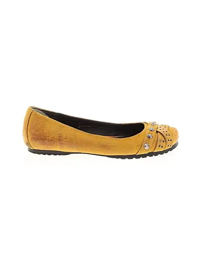 Pre-owned Donald J Pliner Flats In Yellow