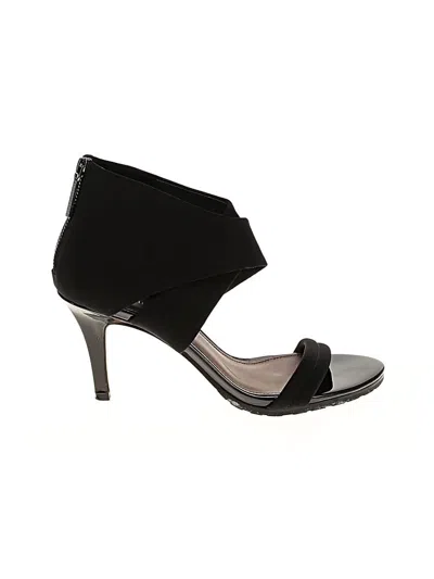 Pre-owned Donald J Pliner Heels In Black