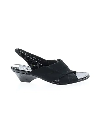 Pre-owned Donald J Pliner Heels In Black