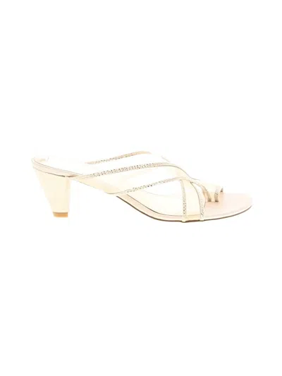 Pre-owned Donald J Pliner Sandals In Ivory