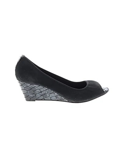 Pre-owned Donald J Pliner Wedges In Black