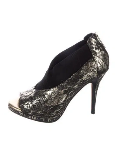 Pre-owned Donald Pliner Animal Print Pumps In Multi