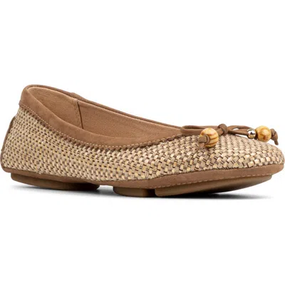 Donald Pliner Ballet Flat In Brown