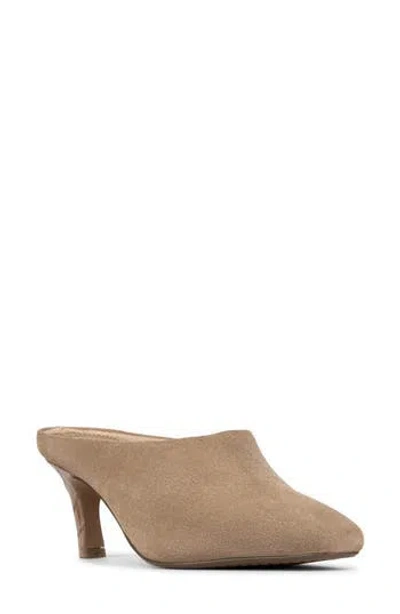 Donald Pliner Braelynn Leather Heeled Mule In Tobacco