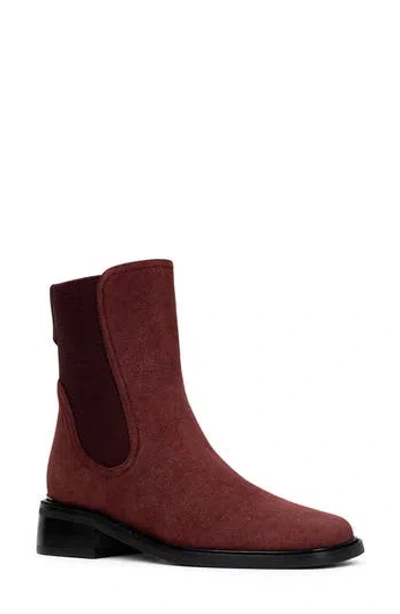 Donald Pliner Chelsea Boot In Burgundy